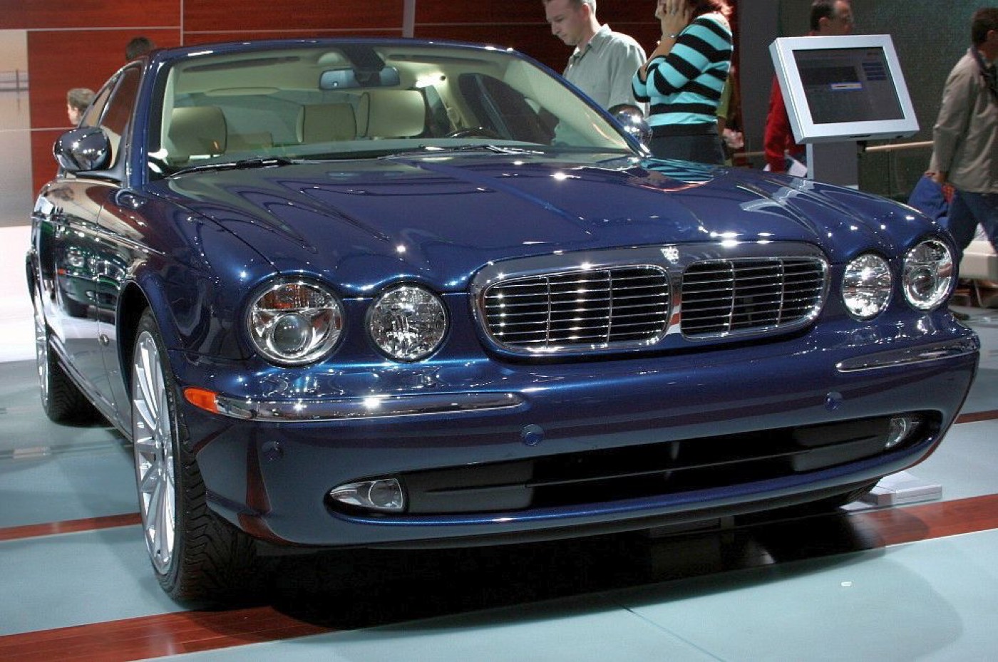 Jaguar XJ