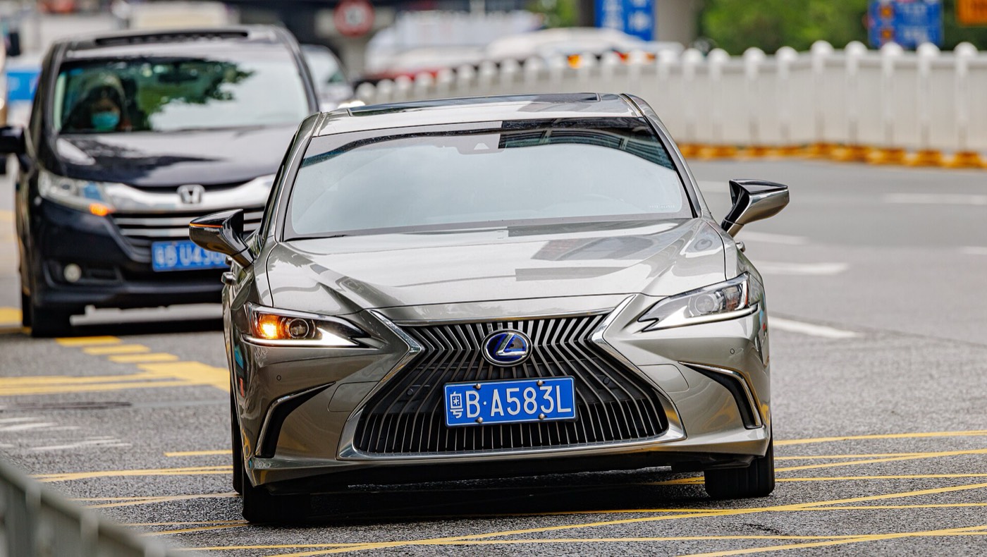 Lexus ES