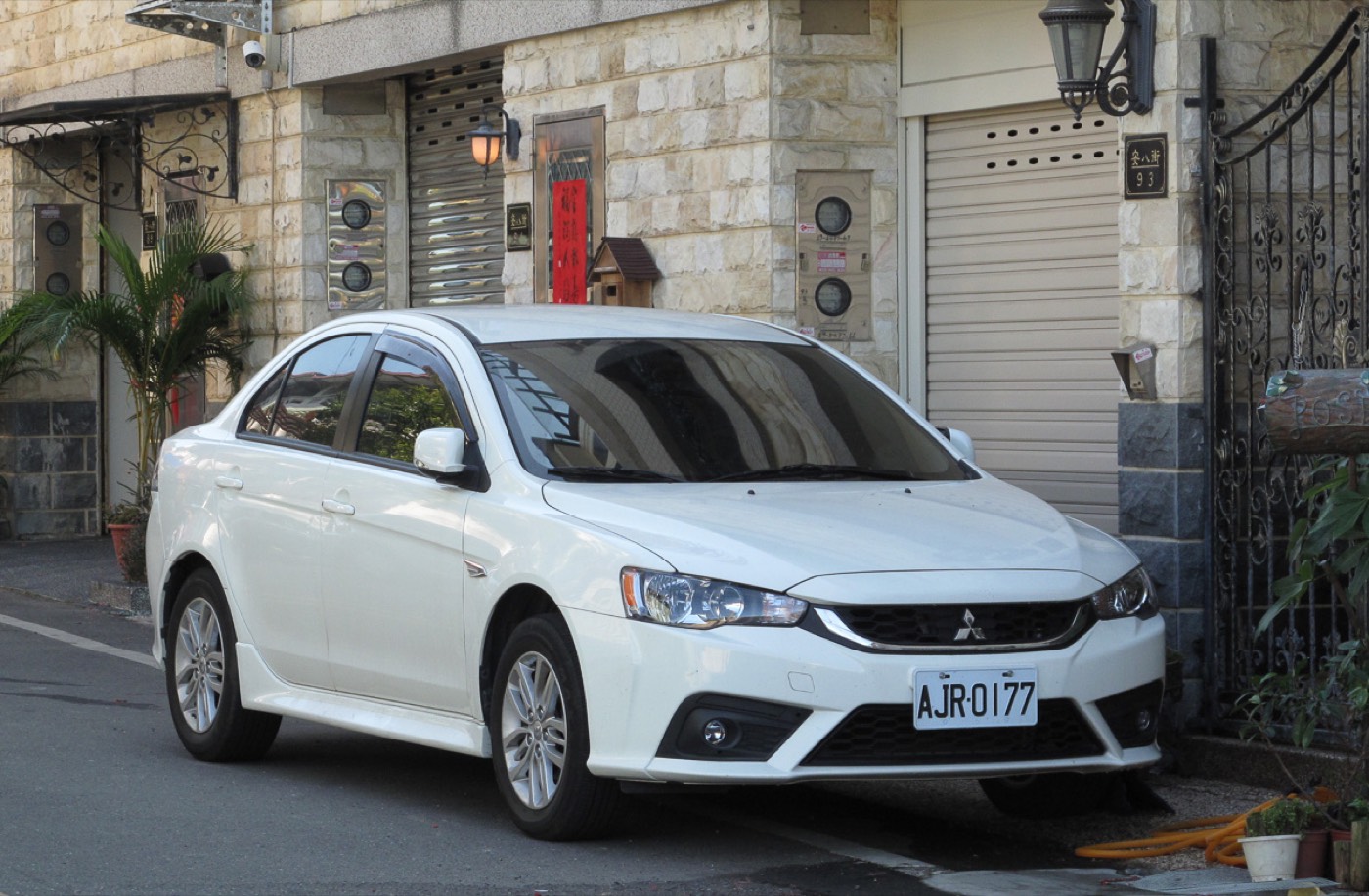 Mitsubishi Lancer