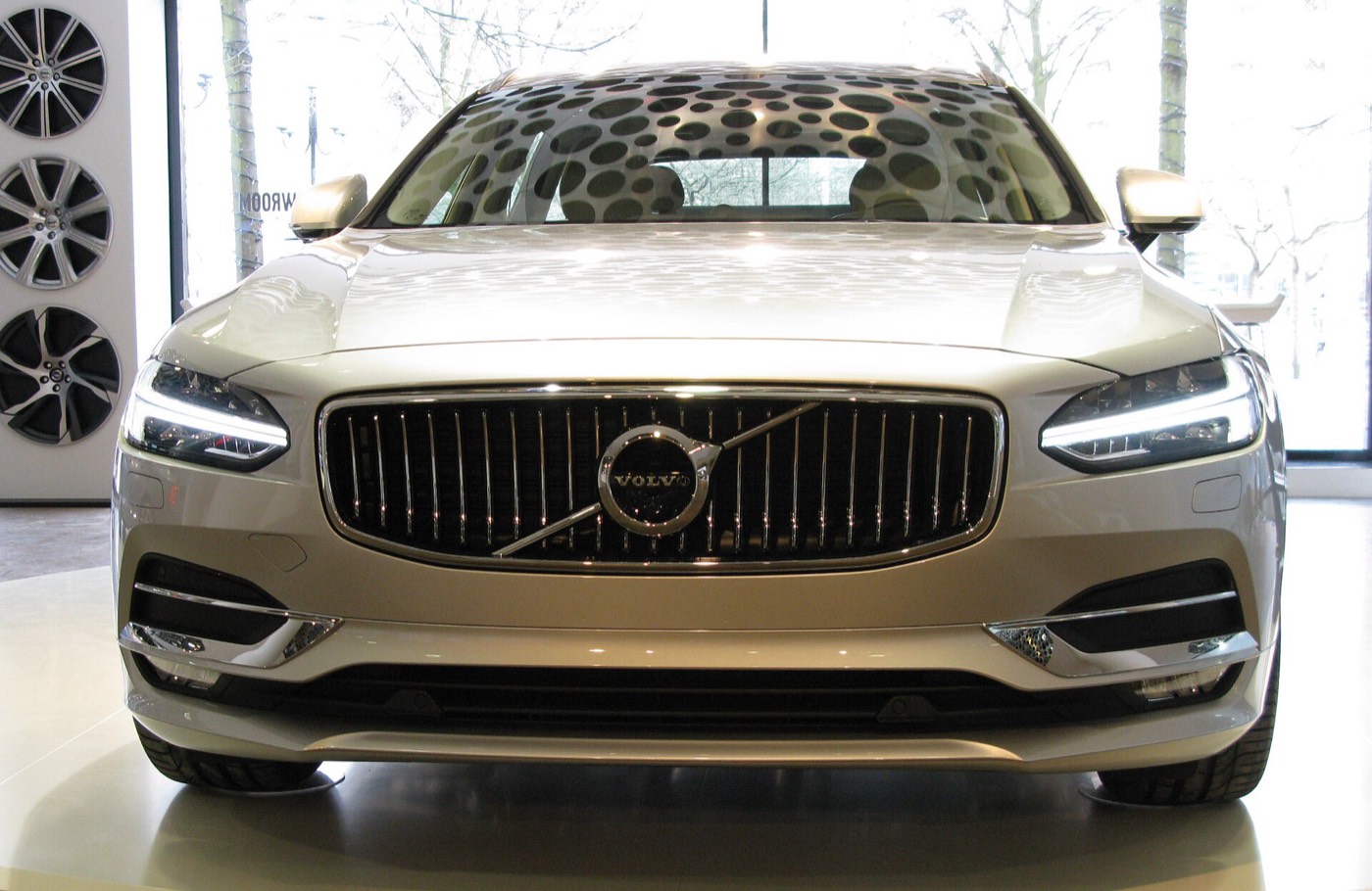 Volvo V90